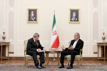 Pezeshkian: Stärkung der Zusammenarbeit mit Turkmenistan sichert Wohlstand und Sicherheit beider Völker