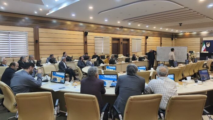 حدود 2 حزب در کشور فعال است