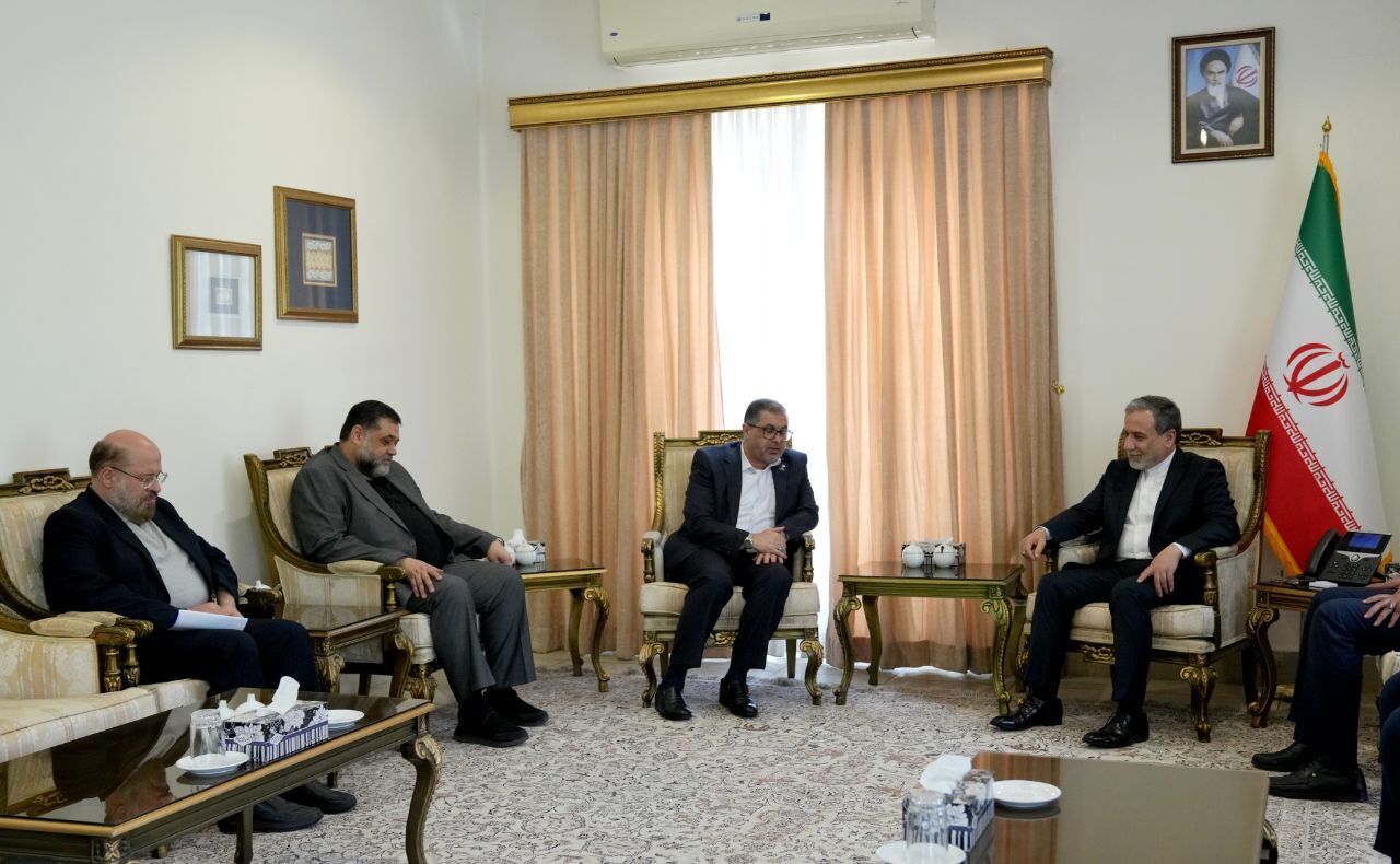 Araqchi and Hamas delegation discuss new Israeli crimes
