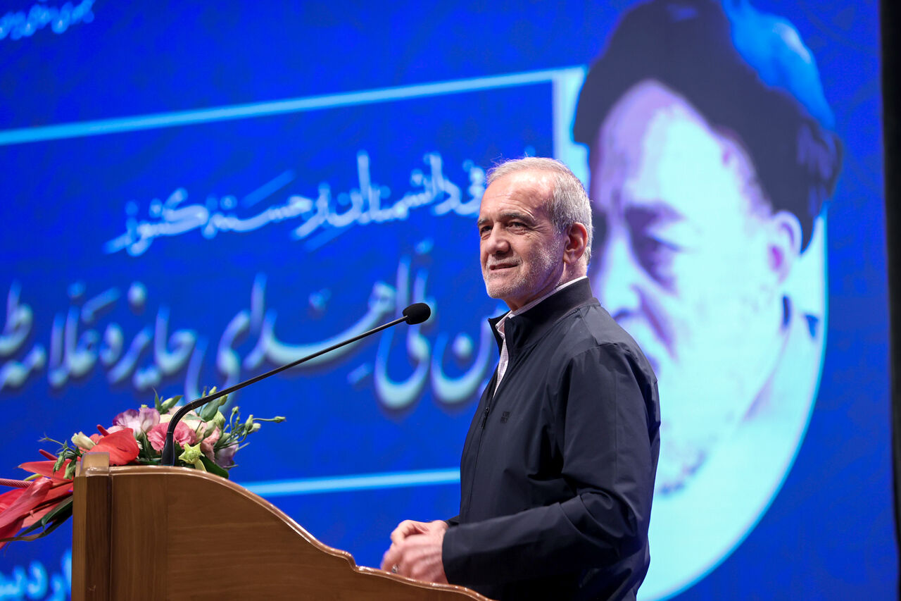 پزشکیان: در دنیای امروز همه مشکلات راه‌ حل دارند