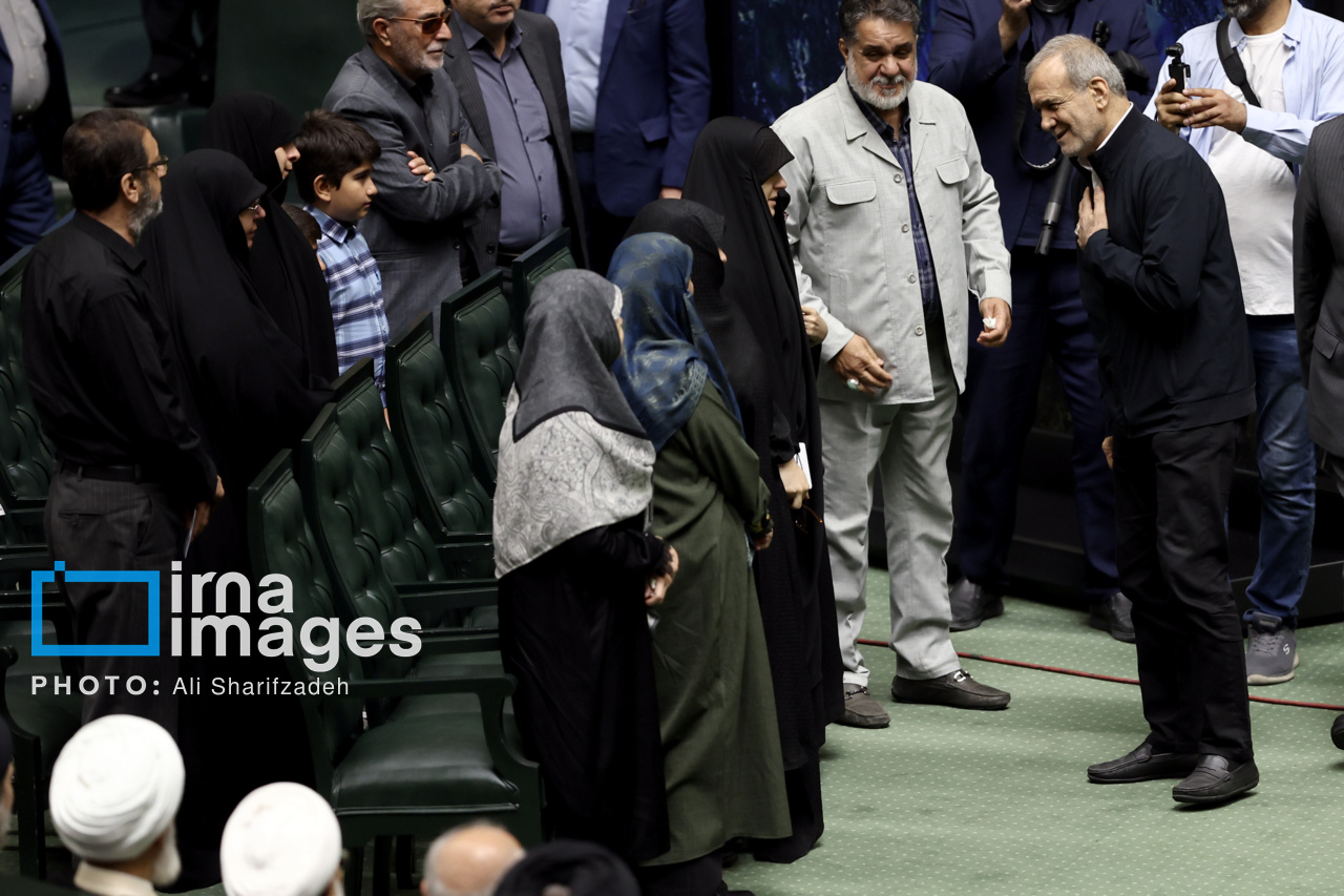 سوگ فراق شهدای خدمت در خانه ملت