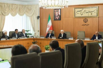 Aref: Iran erhält keine Anweisungen zur Entwicklung von Wissenschaft und Technologie