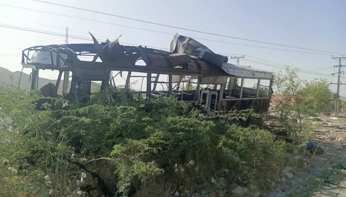 پاکستان، صوبہ بلوچستان میں اسکولی طلبا کی بس پر حملہ،3 بچے سمیت 5 جاں بحق پاکستان، صوبہ بلوچستان میں اسکولی طلبا کی بس پر حملہ،3 بچے سمیت 5 جاں بحق