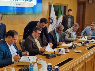 تفاهم‌نامه سه جانبه تسهیل ورود شرکت‌های خراسان‌رضوی به بورس امضا شد