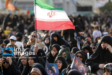 Ceremonia de conmemoración del mártir Seyed Ebrahim Raisi y de los mártires del servicio en Mashhad