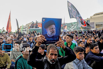 Ceremonia de conmemoración del mártir Seyed Ebrahim Raisi y de los mártires del servicio en Mashhad
