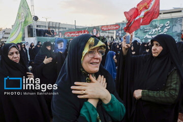 Ceremonia de conmemoración del mártir Seyed Ebrahim Raisi y de los mártires del servicio en Mashhad