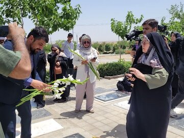 قطعه «بخشندگان حیات» در آرامستان مشهد غبارروبی شد