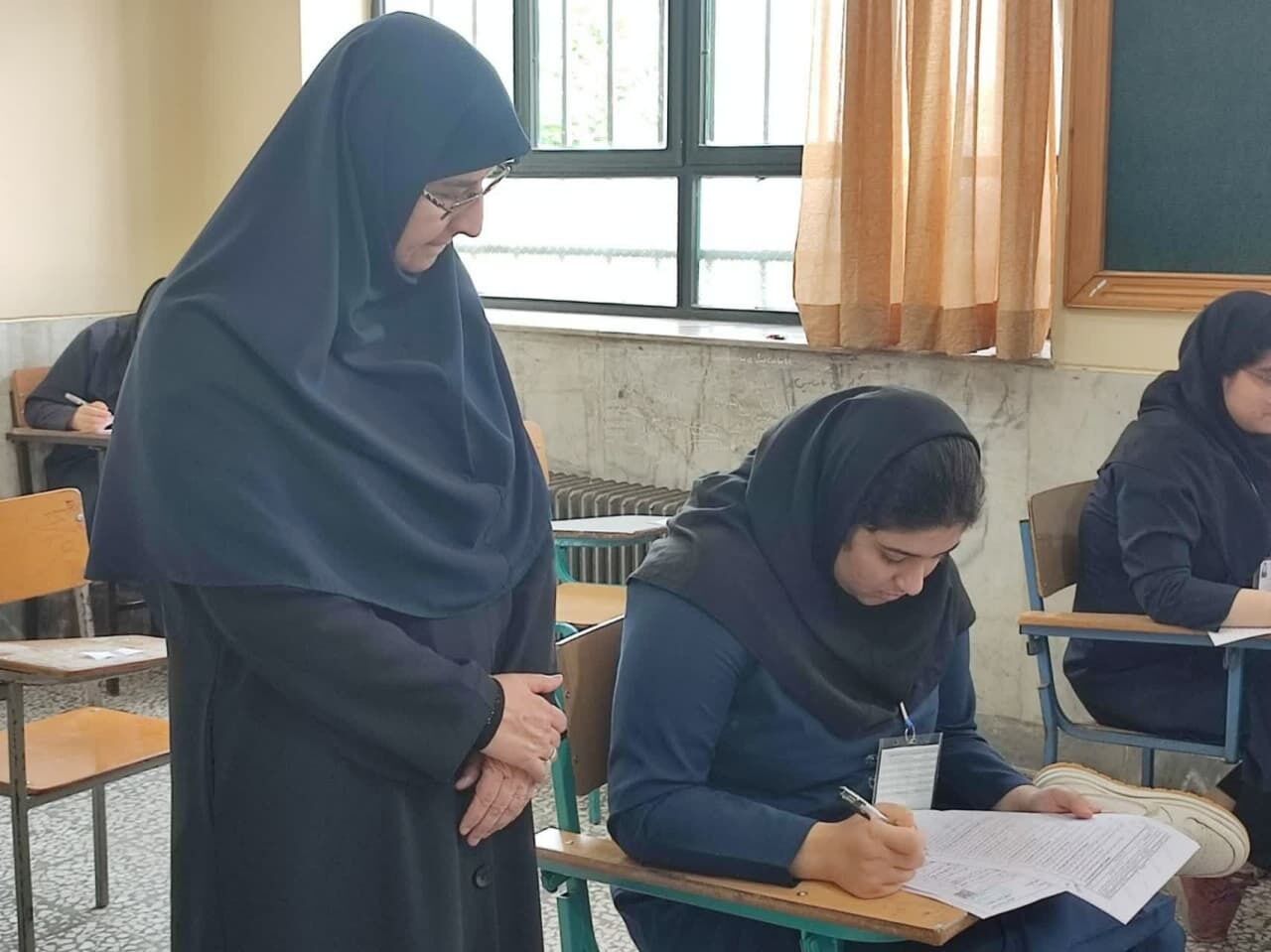 بازدید میدانی معاون وزیر آموزش و پرورش از حوزه‌های امتحانات نهایی دانش آموزان مازندرانی