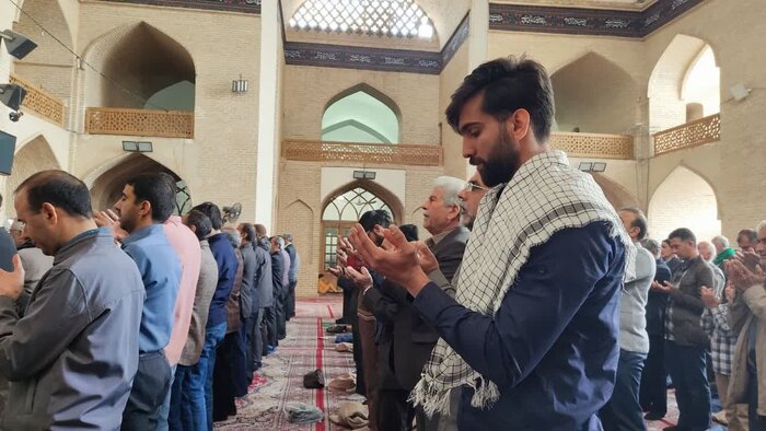 امام جمعه یزد: فتح خرمشهر، نماد عینی استقامت ملت ایران است