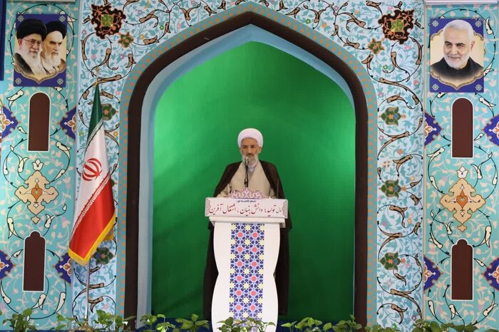 امام جمعه ساری: دشمن برای تزلزل کانون خانواده‌های ایرانی در تلاش است