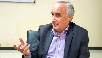 غنی‌نژاد: دستوری بودن بزرگترین مشکل اقتصاد ایران است