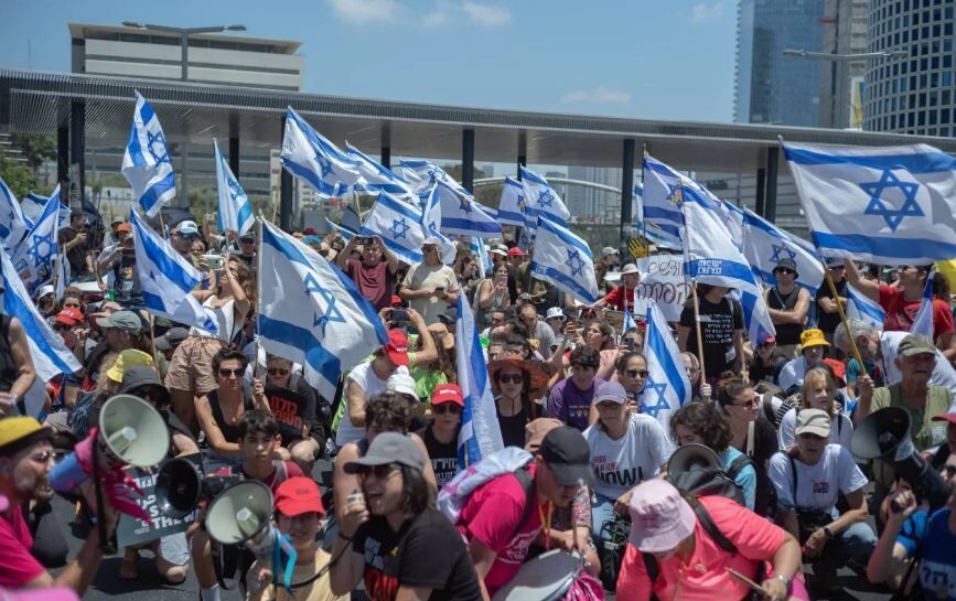 Israelíes se manifiestan en Tel Aviv contra políticas de Netanyahu ...