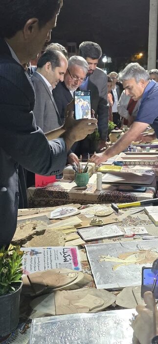 بازدید وزیر میراث فرهنگی، گردشگری و صنایع دستی از نگارخانه معین الکتاب شهر زرین شهر، مرکز شهرستان لنجان    