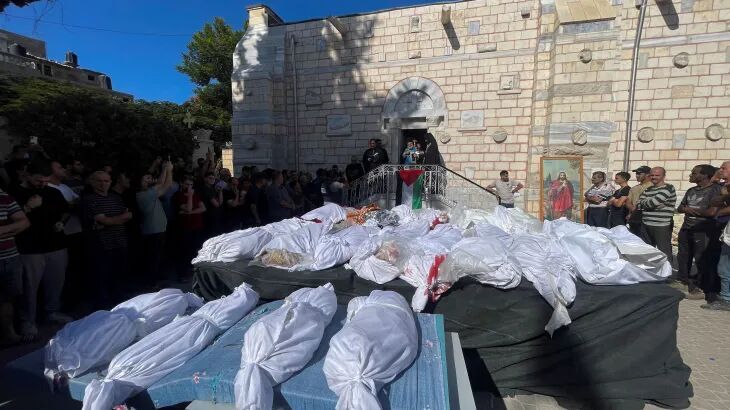 El número de mártires en Gaza alcanza cerca de 54.000 personas