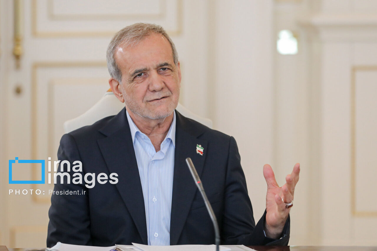 Pezeşkiyan: Tehran-İslamabad münasibətləri qədim mədəni və sivilizasiya ortaqlığına əsaslanır Pezeşkiyan: Tehran-İslamabad münasibətləri qədim mədəni və sivilizasiya ortaqlığına əsaslanır