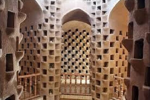کبوترخانه‌های خمین، منبعی برای تولید کود باکیفیت و پایداری محیط زیست