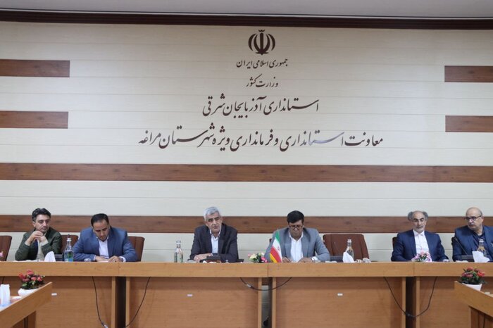 نشست فرماندار مراغه با خیران مدرسه ساز