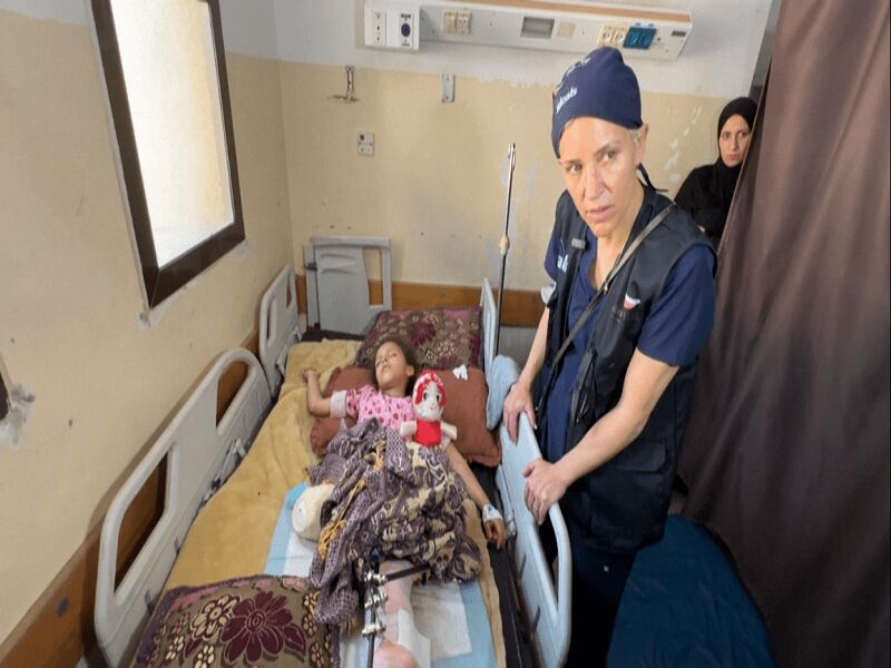 جراحة بريطانية في غزة: لم أر قط هذا العدد الهائل من الإصابات الناجمة عن انفجارات