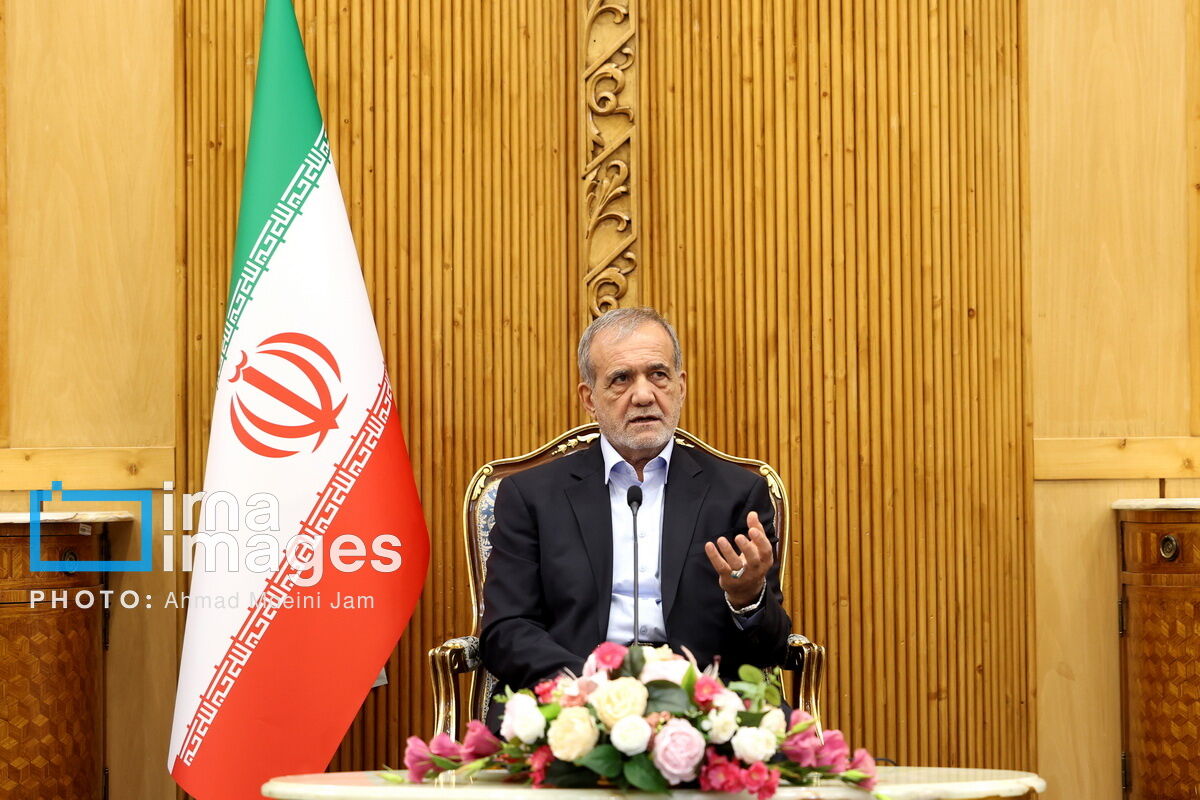 بزشكيان: العلاقات بين طهران ومسقط تزداد توسعا يوما بعد يوم