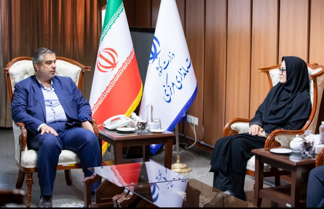 استاندار مرکزی: تجهیز کتابخانه مرکزی اراک با نگاه ملی در دستور کار است