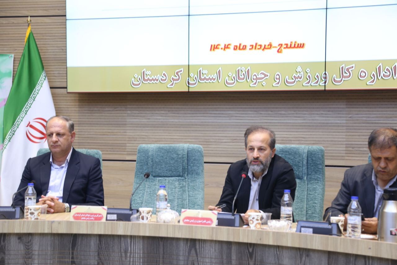 رئیس فدراسیون: کوهنوردی بانوان در کردستان حمایت شود