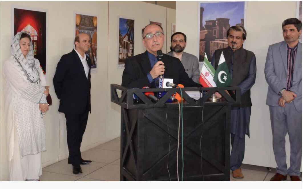 پاکستان میں شیراز کے سیاحتی مراکز کی تصویری نمائش