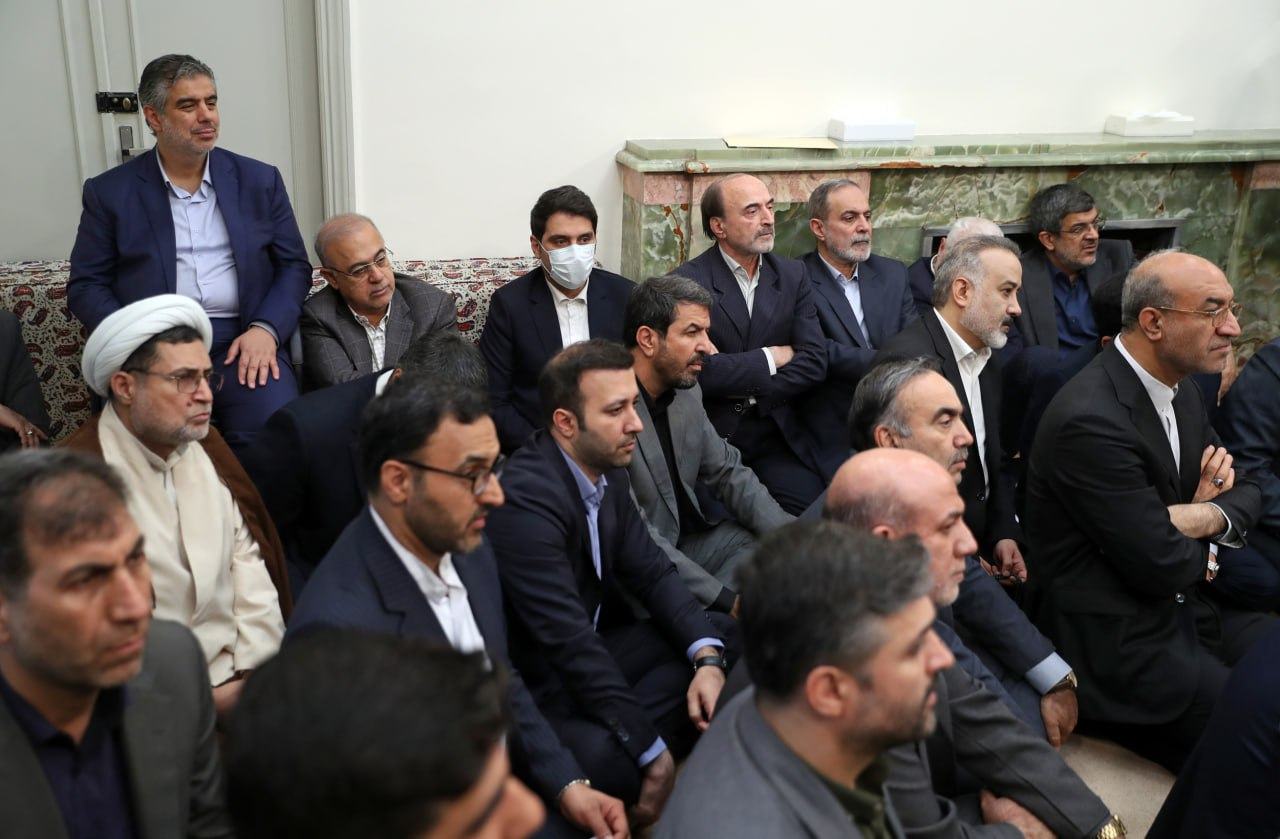 وزیر کشور و فرمانداران با رهبر انقلابی ملاقات کردند