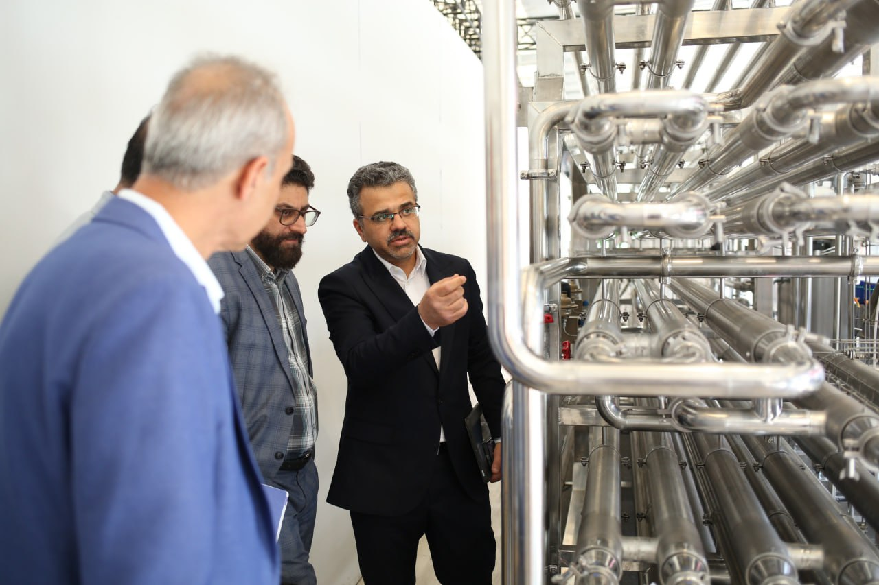 موفقیت دانش‌بنیان‌ها در ساخت کلیدی‌ترین دستگاه صنایع لبنی و نوشیدنی