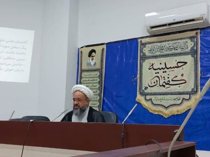 استاد حوزه و دانشگاه: تکیه بر راهبرد مردمی راهکار برون رفت از مشکلات است