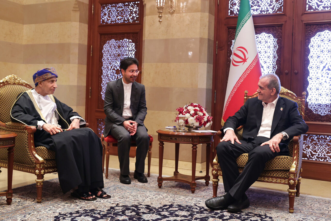 President Pezeshkian calls for deeper Iran-Oman relations