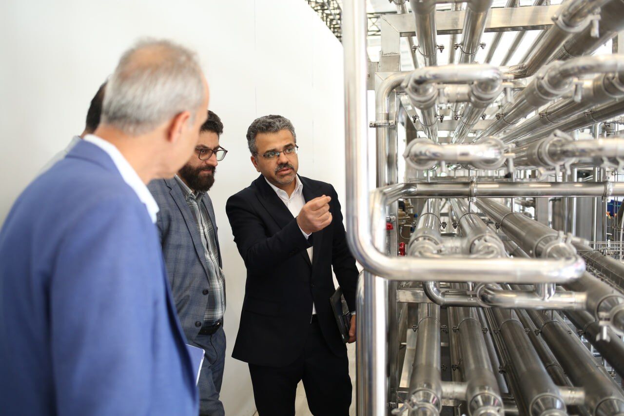 موفقیت دانش‌بنیان‌ها در ساخت کلیدی‌ترین دستگاه صنایع لبنی و نوشیدنی