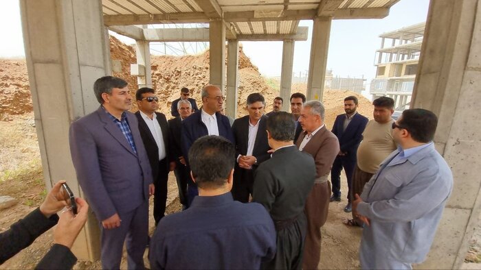 استاندار کرمانشاه: حمایت از تولیدات محلی و رفع موانع اشتغال اولویت دولت است