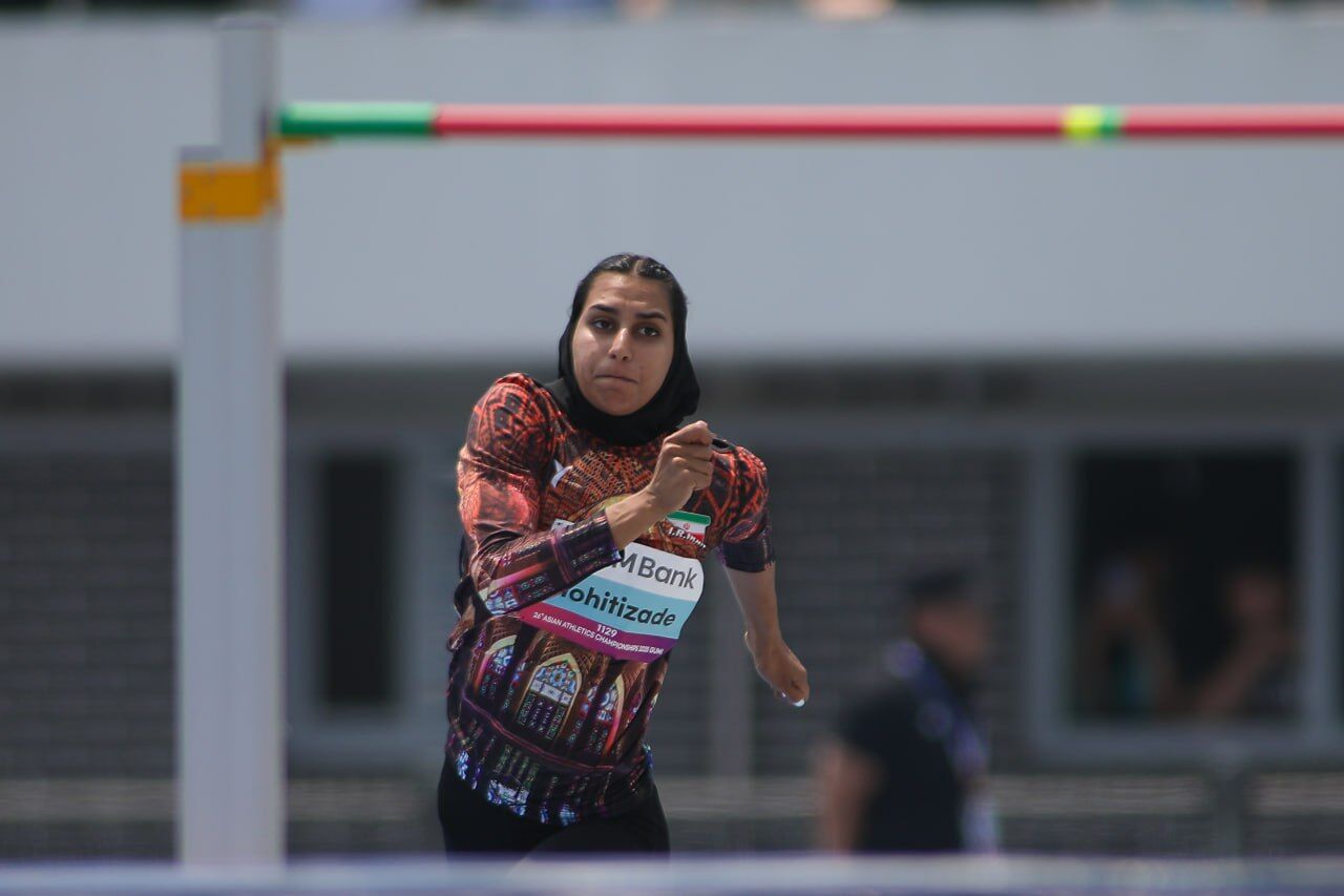 فاطمه محیطیزاده مدال نقره دوی ۸۰۰ متر فاطمه محیطیزاده مدال نقره دوی ۸۰۰ متر