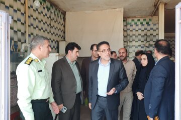 فرماندار صحنه در بازدید از نانوایی‌ها: جلب رضایت مردم در اولویت است