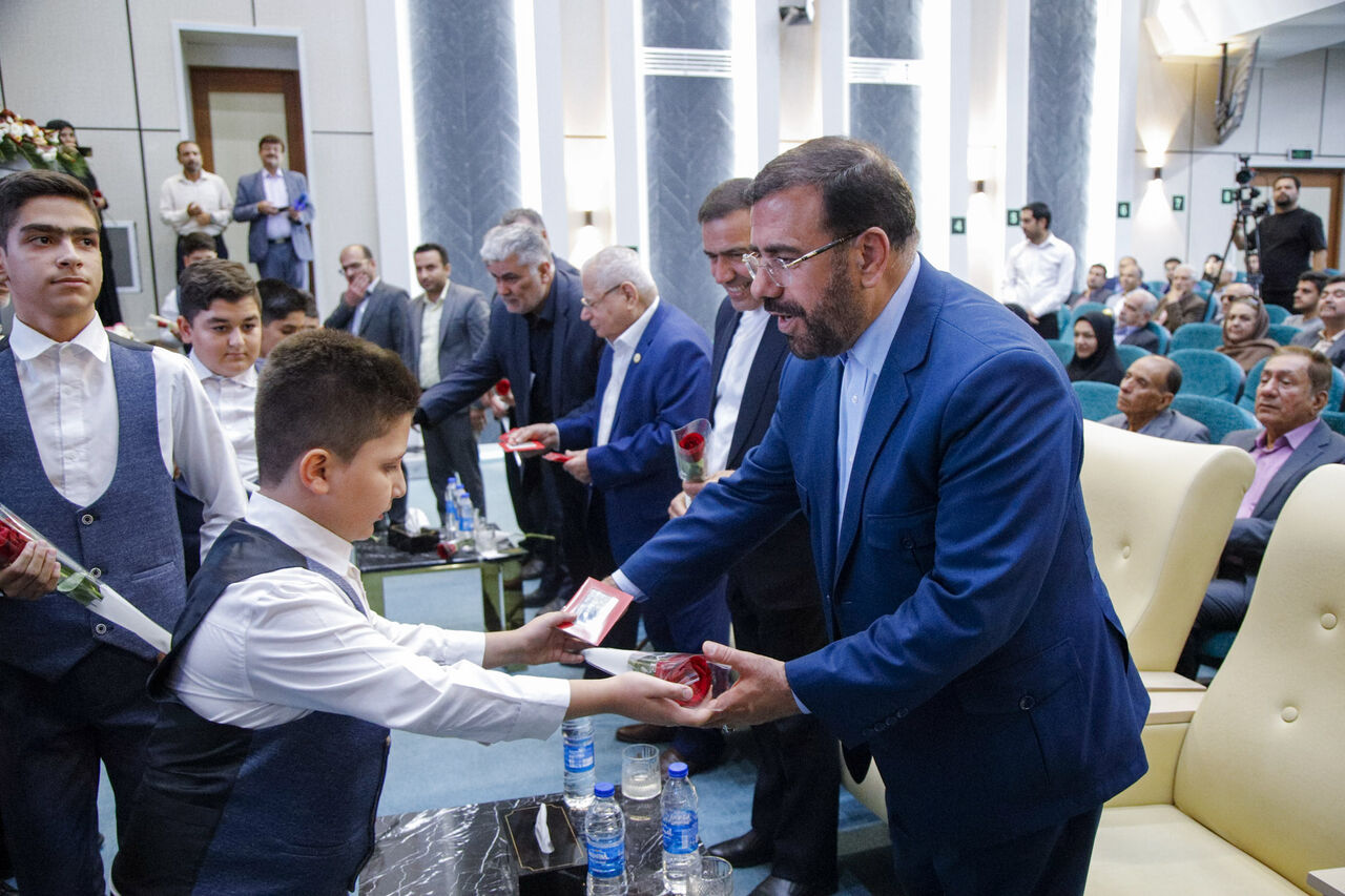 استاندار فارس : خیرین مدرسه ساز در مسیر تکامل فکری جامعه گام بر می‌دارند