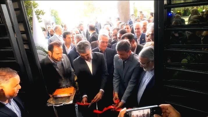 ساختمان جدید بانک ملی شعبه کاشان توسط رئیس کل بانک مرکزی افتتاح شد
