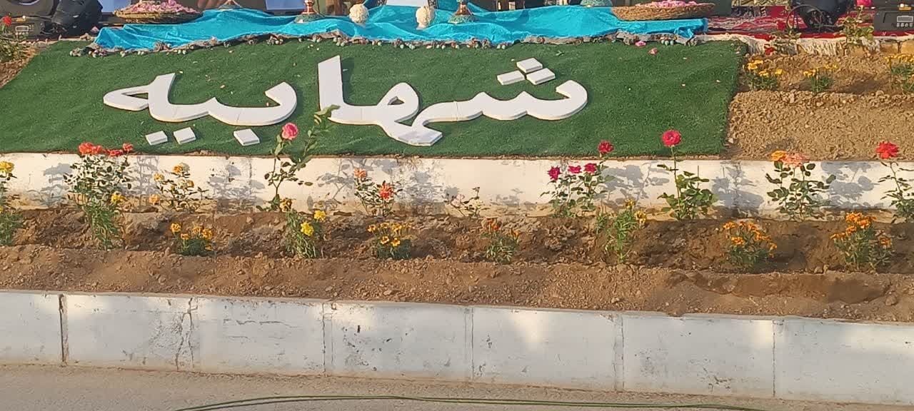 جشنواره گل و گلاب شهابیه خمین؛ غیبت «گل محمدی» و انتقاد از کیفیت برگزاری