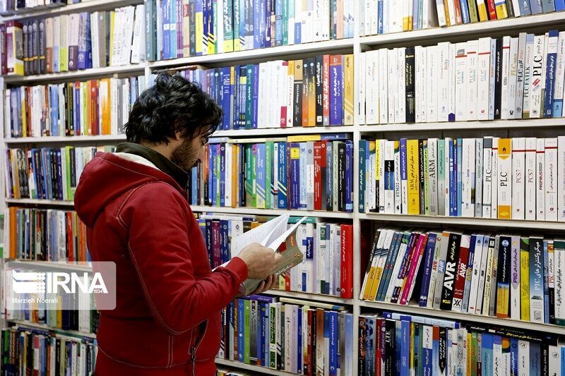 فرماندار مهریز یزد ترویج فرهنگ وقف کتاب را خواستار شد