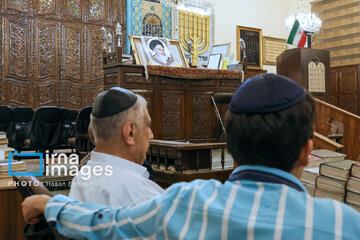 Conmemoración del fallecimiento del Imam Jomeini en la sinagoga de Yusef Abad