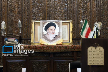 Conmemoración del fallecimiento del Imam Jomeini en la sinagoga de Yusef Abad