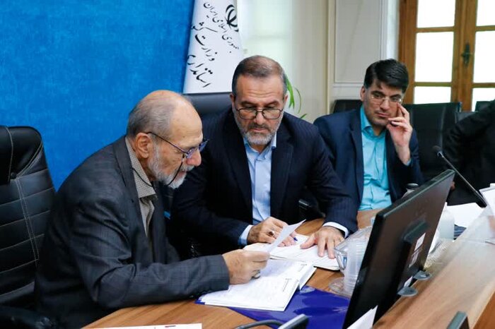 وعده‌های دولت وفاق در آستانه عمل طی ملاقات مردمی استاندار اصفهان