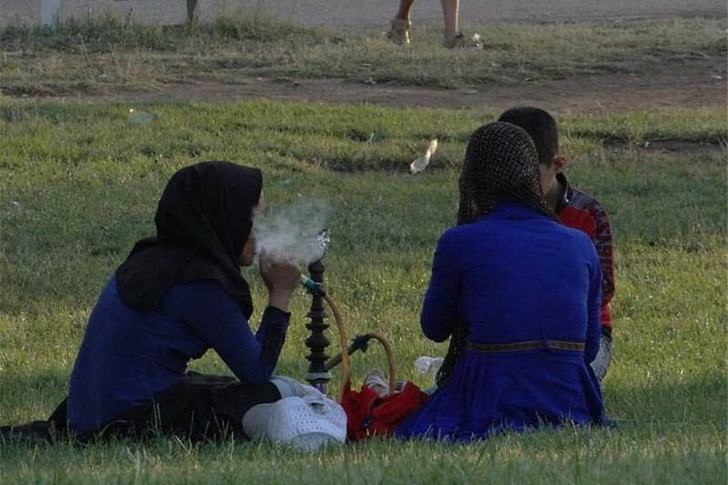 زنان بوشهری در مصرف قلیان در کشور پیشتاز هستند