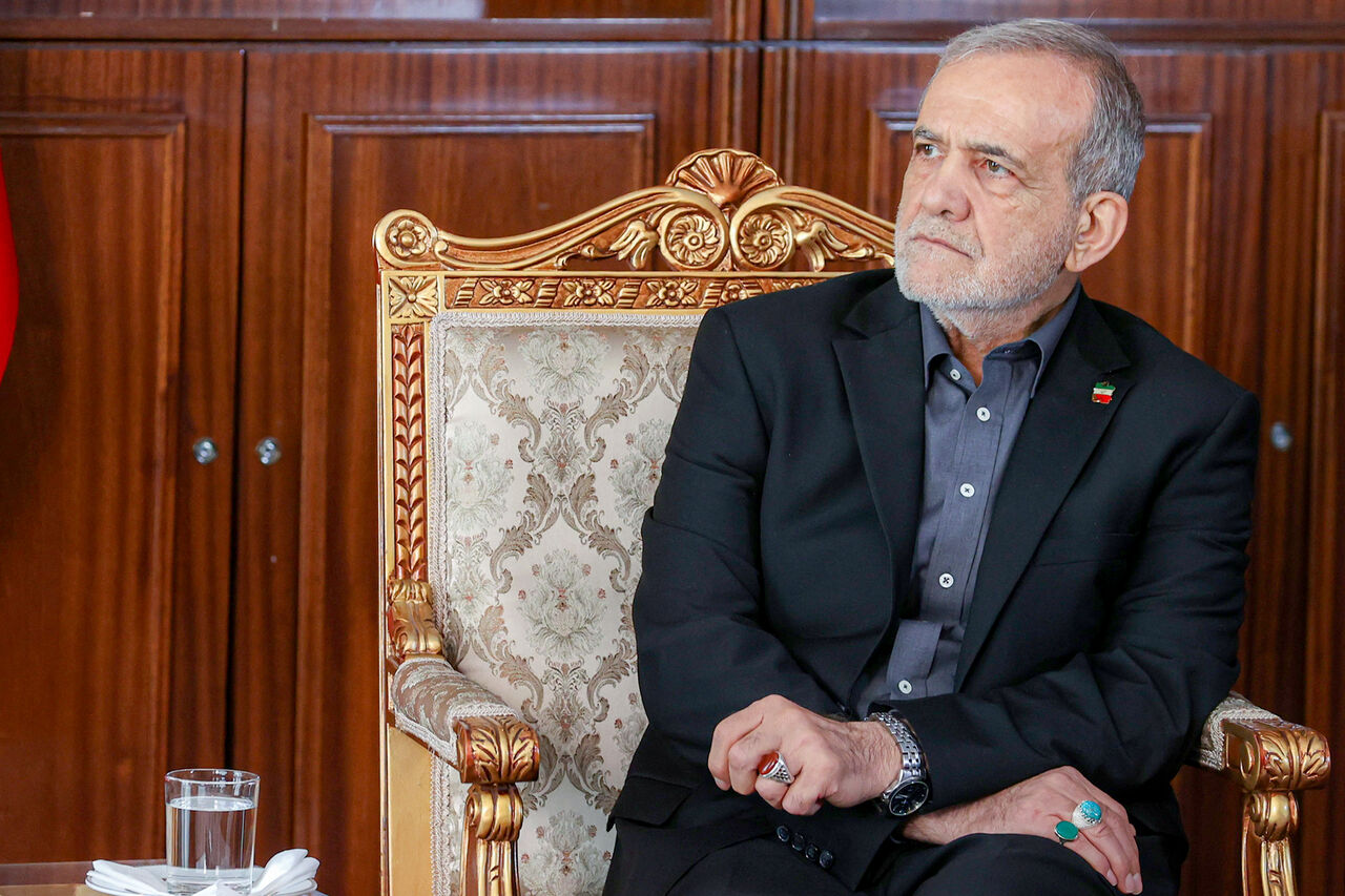 Avertissement de Pezeshkian pour « Ceux qui souhaitent l'effondrement de l'Iran » Avertissement de Pezeshkian pour « Ceux qui souhaitent l'effondrement de l'Iran »