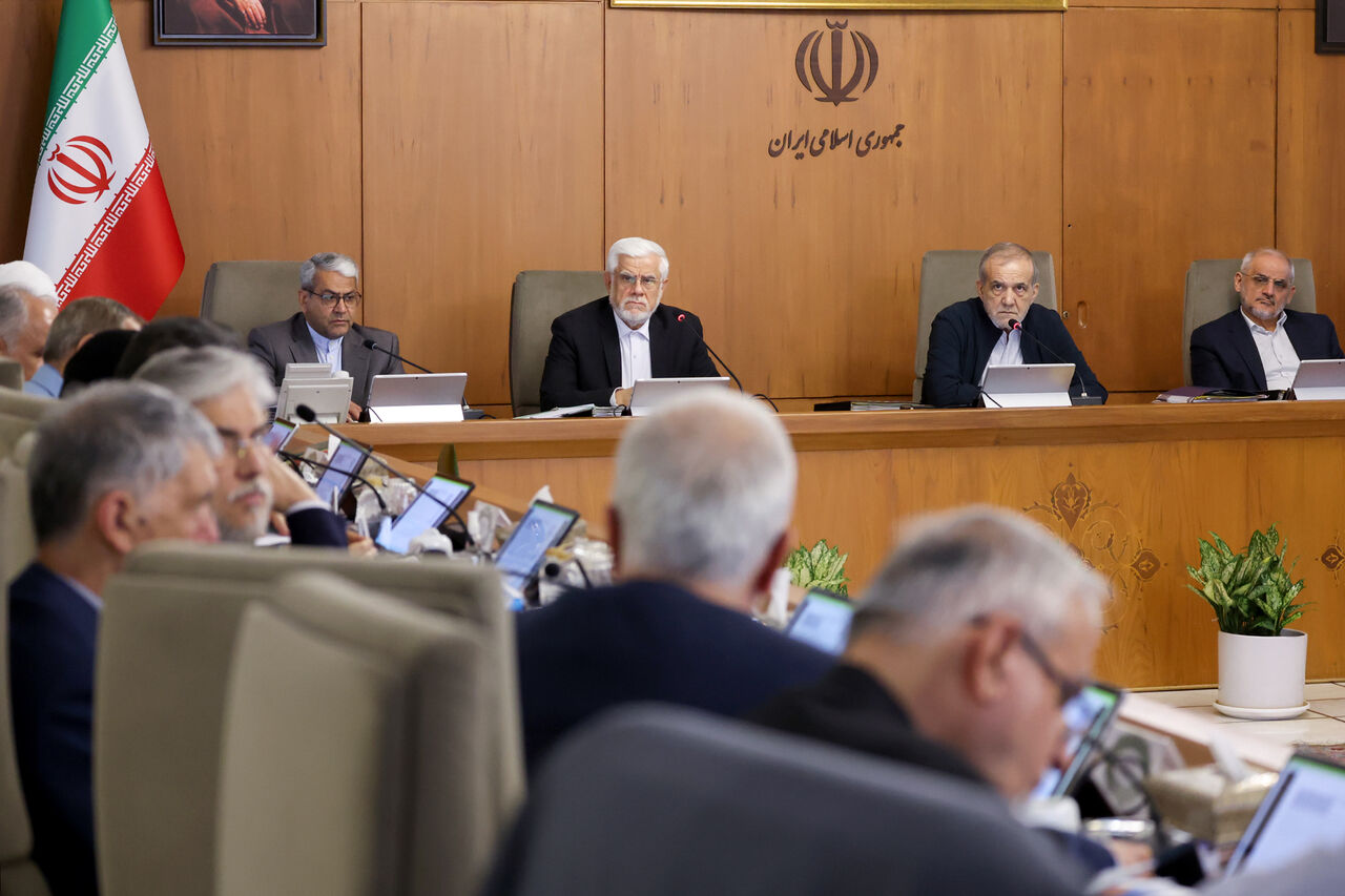 در جلسه عصر امروز هیات دولت مطرح شد؛ گزارش وزرای کشور و راه از آخرین وضعیت رسیدگی به خسارات آتشسوزی بندر شهید رجایی در جلسه عصر امروز هیات دولت مطرح شد؛ گزارش وزرای کشور و راه از آخرین وضعیت رسیدگی به خسارات آتشسوزی بندر شهید رجایی