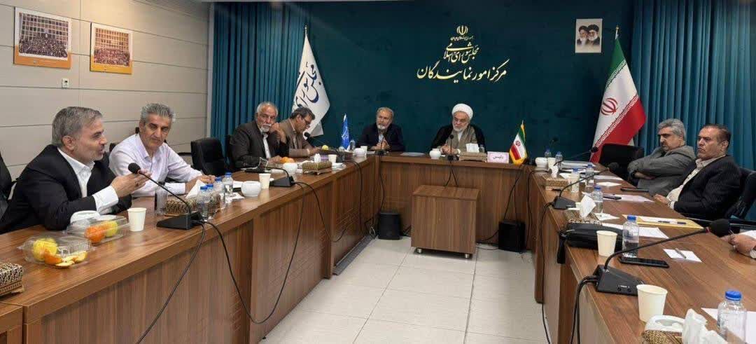 نماینده ولی فقیه در کردستان: تجربیات نمایندگان ادوار مجلس برای رفع مشکلات استفاده شود