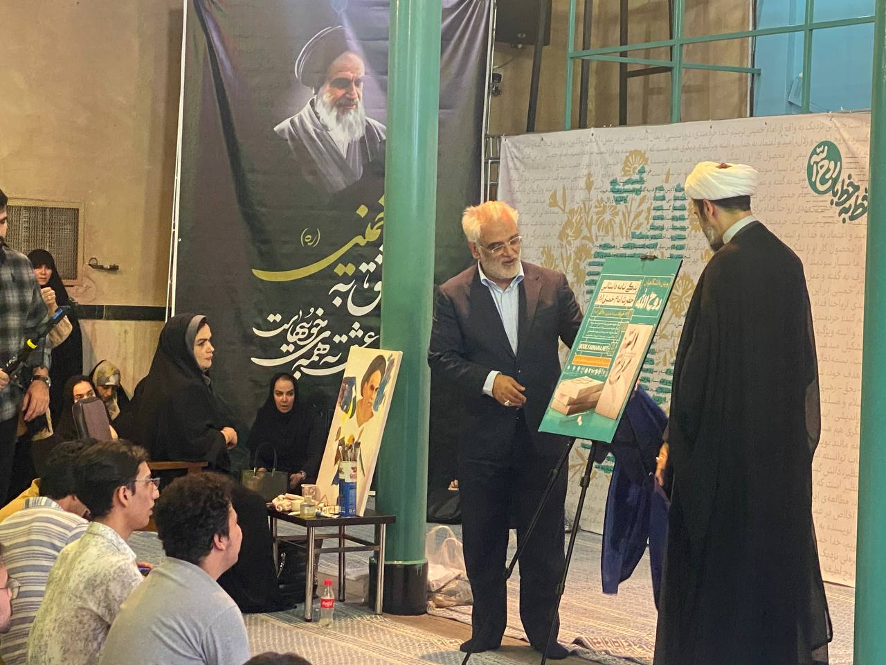 شناخت و شناساندن امام به نسل جدید از رسالت دانشگاهیان است