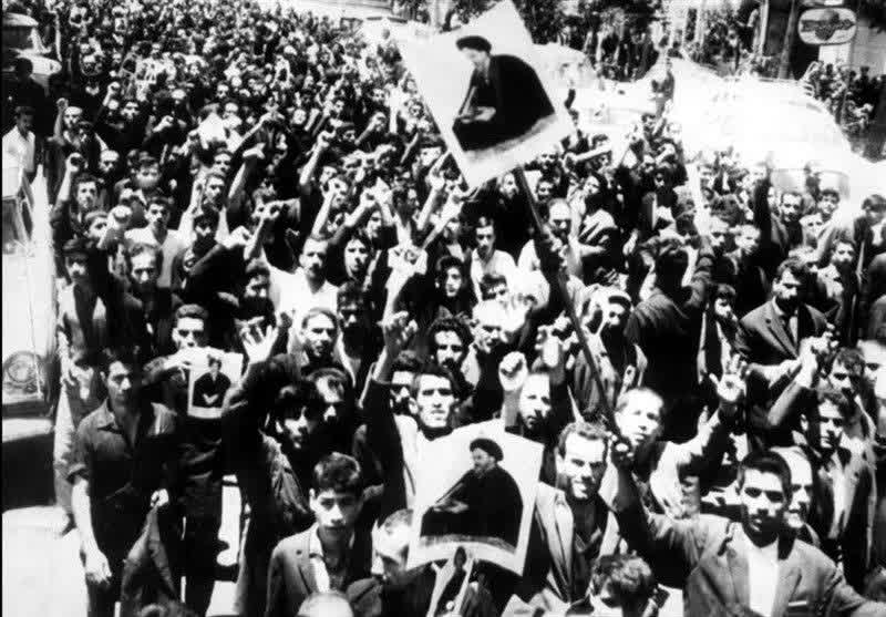 شهیدان قیام خونین ۱۵ خرداد؛ جوانانی که با کفن به استقبال آزادی رفتند