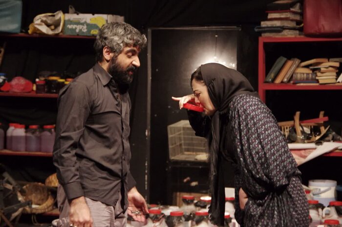تئاتر زهرماری 