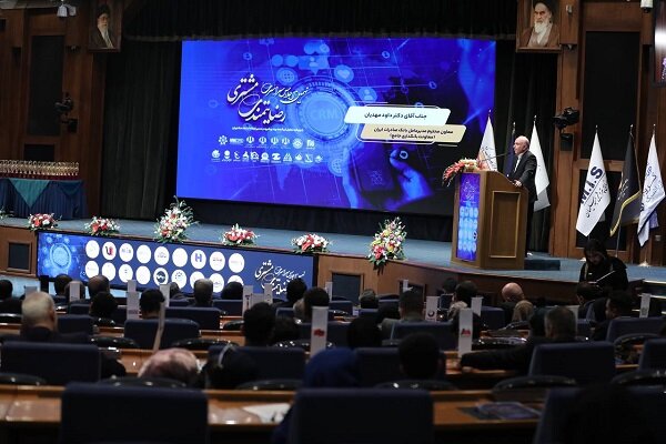 اعطای تندیس زرین نهمین اجلاس سراسری رضایتمندی مشتری به «سپینو» بانک صادرات ایران